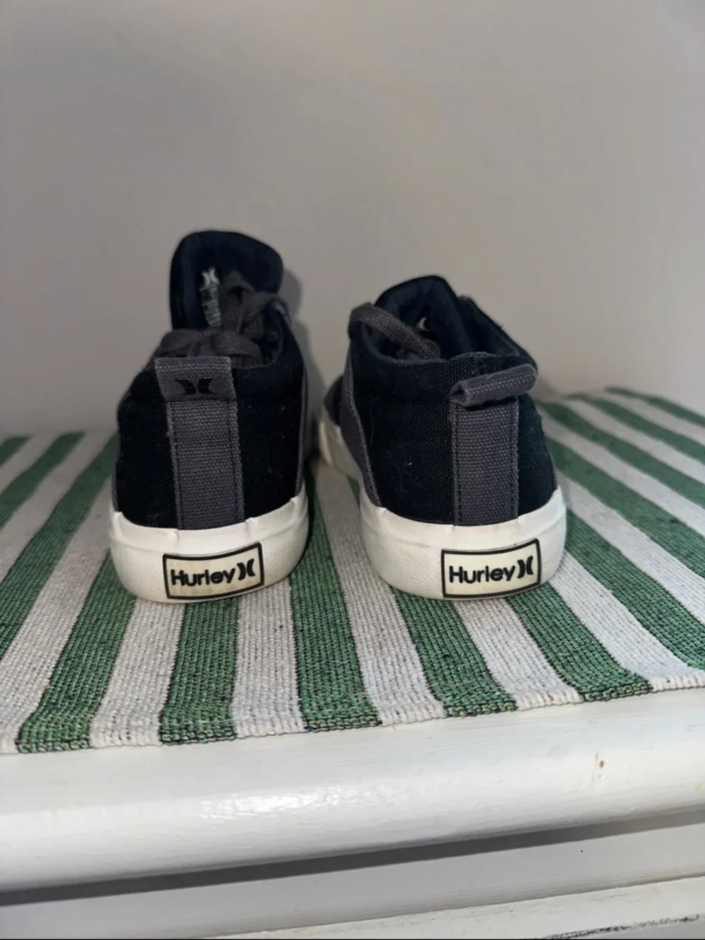 Hurley Kids Black and Gray Low-Top Skate Sneakers